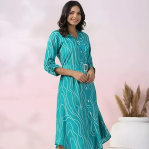 Vestido de Seda Rusa de Alta Gama, Ecológico y Lavable, con Estampado Floral Turquesa, Diseño con Cinturón Personalizado, Tela Suave y Lisa, Lujoso para el Verano - Product Image 1