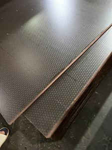 Contrachapado Fenólico de Abedul Rojo y Negro, Fabricado en Vietnam, Impermeable, Antideslizante, 8x4, 24mm, E0, Precio Moderno - Product Image 6