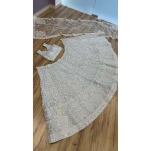 Lehenga choli ชุดปาร์ตี้ออกแบบสำหรับผู้หญิงมีลำดับและชุดด้าย - Product Image 6