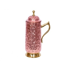 Carafe en cuivre artisanale népalaise gravée, pichet à eau traditionnel avec verre assorti, boisson ayurvédique - Product Image 1