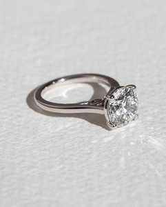 Anillo de compromiso de diamante cultivado en laboratorio de 3 quilates al por mayor, oro de 10k 14k, plata 925, anillo clásico de púas solitario tipo catedral, fabricación. - Product Image 3