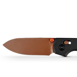 Cuchillos plegables con punta curva y revestimiento marrón, mango texturizado con diamante negro, pomo naranja y cierre deslizante para uso diario al aire libre. - Product Image 3