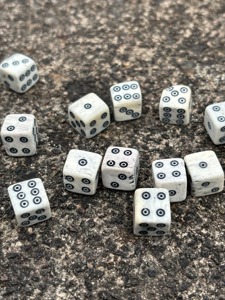 Dés en os polyédriques équilibrés de la série Tournament pour jeux de table professionnels D&D RPG – Accessoire de jeu en gros - Product Image 3