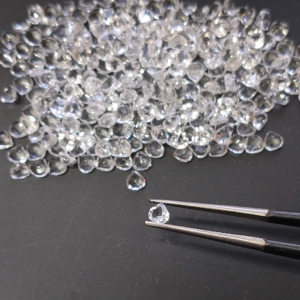 Topacio blanco natural de 3.5 mm con corte en forma de corazón, piedra preciosa suelta de la mejor calidad para la fabricación de joyas. - Product Image 1