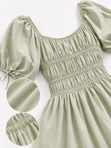 Robe midi d'été en coton vert sauge pour femme, col halter, taille smockée, manches bouffantes, poignets à nouer, style bohème, plage, écologique, respirante - Product Image 5