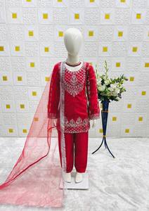 Salwar Kameez Rojo Bordado para Niñas de NiMa Creations, Traje Tradicional Indio para Bodas y Fiestas, Seda Crepé Natural, Largo hasta el Tobillo, Corte Regular - Product Image 5