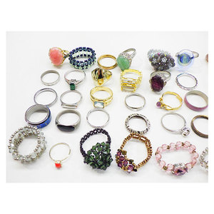 Juego de 50 Anillos de Moda de Estilo Japonés de Calidad Fabulosa a Precio de Fábrica, Accesorios Unisex de Segunda Mano al por Mayor - Product Image 1
