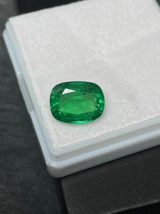 พลอยมรกตสีเขียวธรรมชาติทรงคุชชั่นสำหรับทำเครื่องประดับ - Product Image 2