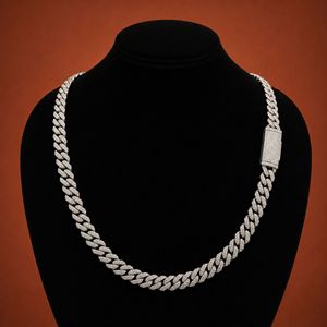 Cadena Cubana con Incrustaciones de Diamantes VVS para Hombre - Product Image 1