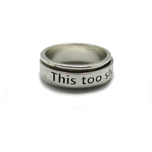 Anillo giratorio 'This Too Shall Pass' de plata de ley 925, hecho a mano, antiestrés, grabado, unisex, para regalo - Product Image 1