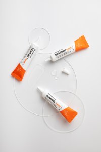 Dermagen Scargel Vitamine E Acide Hyaluronique Gel Coréen pour Cicatrices Traitement des Cicatrices d'Acné, Chirurgicales et Chéloïdes Revitalisant Cutané Pour Tous Types de Peau - Product Image 3