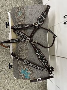 Ensemble de sellerie artisanal de haute qualité 2026 en cuir de vache véritable avec logo personnalisé, collier de poitrage western et licou à une oreille - Product Image 3