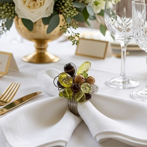 Anneaux de serviette en cristal perlé faits à la main, design élastique, luxe |   Décoration de table, décoration de mariage, porte-serviettes décoratif, ensemble de qualité supérieure - Product Image 4