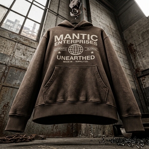 เสื้อสเวตเชิ้ตมีฮู้ด Mantic Enterprises สำหรับผู้ชาย สีน้ำตาล ผ้าฟลีซ สวมใส่สบาย มีโลโก้ด้านหน้า ดีไซน์กระเป๋าเสื้อ ทรงปกติ เหมาะสำหรับใส่ในฤดูใบไม้ร่วง - Product Image 2