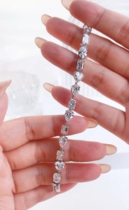 Bracelet tennis à taille fantaisie en or blanc 14K avec diamants de laboratoire certifiés IGI – Bijou féminin intemporel et minimaliste pour le quotidien - Product Image 2