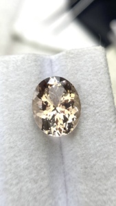 Pierre naturelle certifiée Morganite taille ovale avec une couleur et un lustre excellents, Beryl naturel 5,46 carats, nette à la loupe - Product Image 4