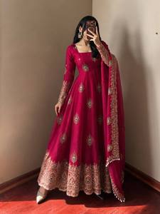 Traje Anarkali Rojo Bordado para Mujer, Vestido de Boda Tradicional Indio Pakistaní, Largo hasta el Suelo, Corte Holgado, Seda Elástica - Product Image 4