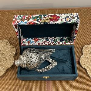 METAL HANDICRAFT SILVER PLATED CARVING <b>WORK</b> SHANKH WITH <b>STAND</b> WITH VELVET BOX - Product Image 2