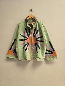 Elegante Chaqueta Verde de Terciopelo Bordada con Patrón Geométrico, Manga Larga, Cuello Alto, Abrigo de Invierno Hecho a Mano para Mujer - Product Image 4
