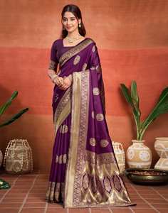 Kurta de Satén Morado Bordado con Borde Dorado, Diseño Tradicional, Cuello Cuadrado, Mangas Tres Cuartos, Ropa Formal - Product Image 1