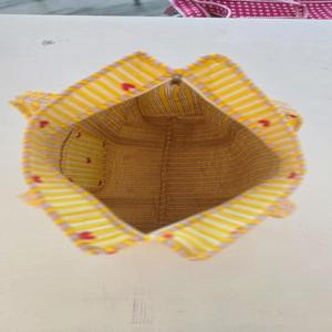 Quilted Cotton Geometric Pattern Tote Bag with Zipper Closure Shopping & Travel Bag - Product Image 3