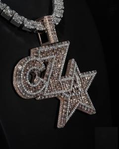 Colgante y Amuleto de Lujo Totalmente Bañado en Oro Rosa con Diamantes de Moissanita, Letras Personalizadas para Hombres y Mujeres, Accesorio Estilo Hip Hop - Product Image 2