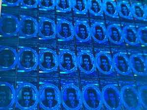 Etiquetas Adhesivas Digiteltech Label P3 Holográficas de Color Azul Verdadero, Duraderas para Uso Comercial y de Compras, Hechas en BD - Product Image 2