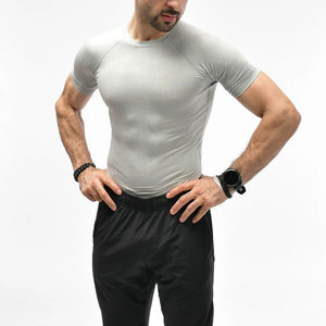 T-shirts de compression en jersey 100% coton, imprimés en sérigraphie personnalisée, manches courtes, légers, respirants, séchage rapide pour hommes - Product Image 1
