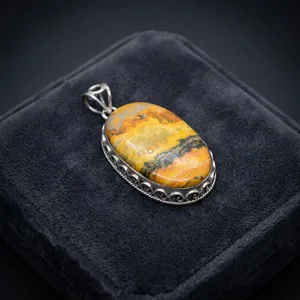 Cautivador colgante de plata de ley con jaspe abeja para el soñador de aventuras, engaste de bisel, solitario ovalado, unisex, clásico, para uso diario. - Product Image 6