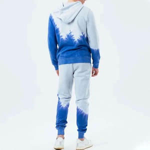 เสื้อฮู้ดดี้ผู้ชายสีน้ำเงินและเทาอ่อนแบบไล่เฉดสีพร้อมโลโก้สั่งทำพิเศษ และกางเกงวอร์มขายาวเข้าชุด ชุดเซ็ตแทรคสูท รับผลิตแบบ OEM ODM ขายส่ง - Product Image 6