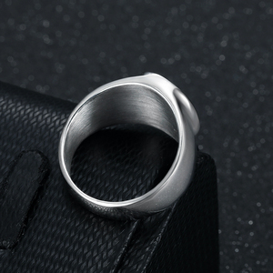 Bague Chevalière Maçonnique Personnalisée en Acier Inoxydable, Symbole de la Loge Bleue (Équerre et Compas), pour Hommes, Vente en Gros - Product Image 4
