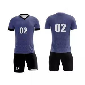 Ensemble d'uniformes de football personnalisés blancs et bleu marine, maillot et short de football par sublimation - Product Image 3