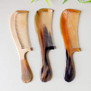 Peine de cuerno natural hecho a mano de primera calidad para desenredar el cabello y como herramienta antiestática para el cuidado del cabello - Product Image 3