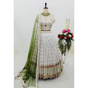 Magnifique Lehenga Choli blanc taille XL de la marque SD avec dupatta pour des tenues de soirée élégantes et accessoires - Product Image 2