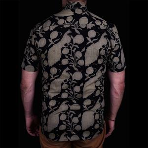 Camisa informal de manga corta de algodón puro para hombre, diseño con cuello y estampado de bloques - Product Image 2
