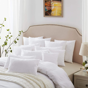 Oreiller de lit rectangulaire blanc de luxe, 100% coton, garnissage 100% polyester, couleur unie, bordure dorée, design moderne, 200 fils au pouce carré - Product Image 1