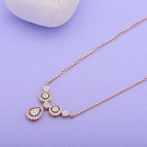 สร้อยคอจี้รูปผีเสื้อประดับเพชรสามเม็ดทรงวงแหวน ทองคำขาว 14K สุดหรู เครื่องประดับชั้นดีสำหรับผู้หญิง ของขวัญวันครบรอบ รุ่นใหม่ล่าสุด - Product Image 1
