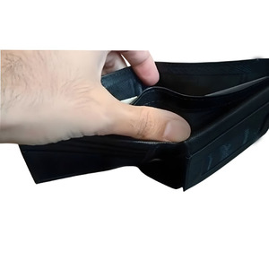 Portefeuille Bifold Homme en Cuir Véritable Texturé Noir avec Fenêtre d'Identité, Multiples Emplacements pour Cartes, Deux Compartiments à Billets, Fin et Compact, Article de Mode - Product Image 4