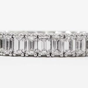 Anillo de Compromiso Eternity de Oro Blanco de 14K Premium con Diamantes Cultivados en Laboratorio de Corte Brillante, Engaste de Garra, Certificado IGI, Fino y Atemporal - Product Image 3