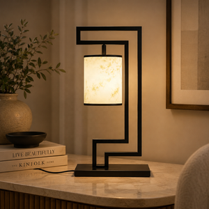 Lámpara de Mesa Metálica Zen Path con Marco Geométrico de Hierro y Pantalla con Efecto Mármol, Iluminación Ambiental Cálida para una Decoración Elegante del Hogar - Product Image 1