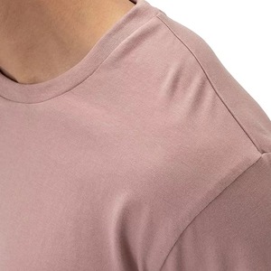 T-shirt homme à manches courtes, coupe ajustée, très demandé, de qualité supérieure, doux, respirant et à séchage rapide. - Product Image 3