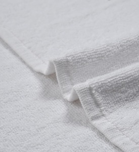 Toalla Blanca de Algodón Puro de 550 GSM de Calidad Premium, Suave, Gruesa, Duradera y Altamente Absorbente para Hotel o Resort en Venta - Product Image 5