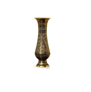 Vase en métal élégant avec un design floral complexe, accent décoratif pour la maison et le bureau, jardinière élégante d'inspiration vintage pour les intérieurs - Product Image 6