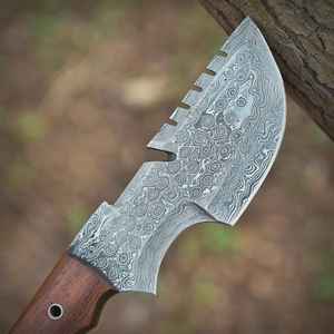 Couteau de chasse et de survie Damas de haute qualité, personnalisé, en gros, avec manche en bois, lame pleine en acier, pour activités de plein air et bushcraft - Product Image 3