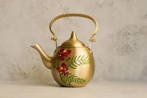 Bouilloire en laiton poli de qualité supérieure avec pot en laiton réutilisable pour le thé, le café et les infusions d'herbes, commandes en gros à prix avantageux pour les acheteurs - Product Image 6