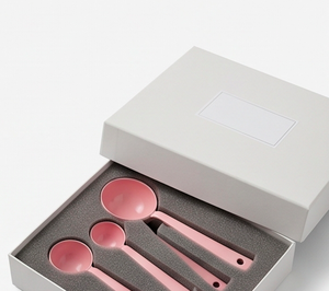 Ensemble de 4 cuillères doseuses en plastique rose avec longues poignées, parfaites pour une utilisation en cuisine, à la maison et à l'hôtel - Product Image 6