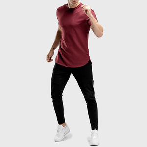 Camiseta Deportiva Delgada de Alta Calidad, Ecológica, con Logotipo Frontal, 100% Poliéster, Corte Regular, para Hombre, Color Granate - Product Image 2