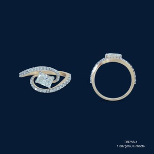 Anillo con Diamantes Incrustados en Oro Rosa, Joyería de Lujo, Regalo para Ocasiones Especiales, Disponible a Precio de Fábrica - Product Image 1