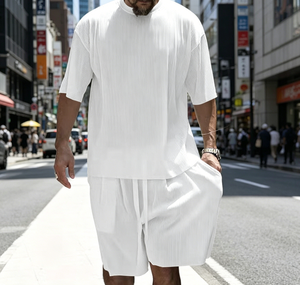 Conjunto de Verano para Hombre, Camiseta de Manga Corta y Pantalones Cortos de Franela Acanalada Ropa Casual Holgada y Transpirable con Estampado Metálico para Resort, Logotipo y Talla Personalizados OEM - Product Image 1