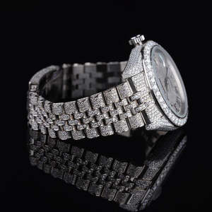 Montre de luxe pour homme en acier inoxydable, entièrement sertie de diamants, cadran romain, mouvement automatique, idéale pour les soirées. - Product Image 5